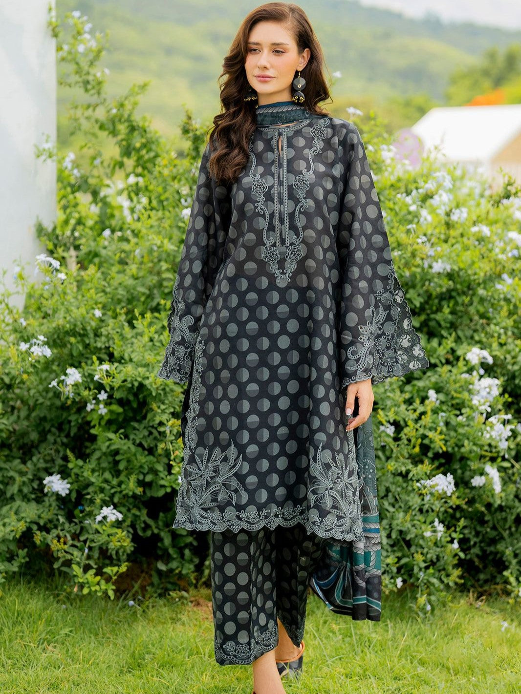 Iznik Khaddar Embroidered 3 Piece | IZ144