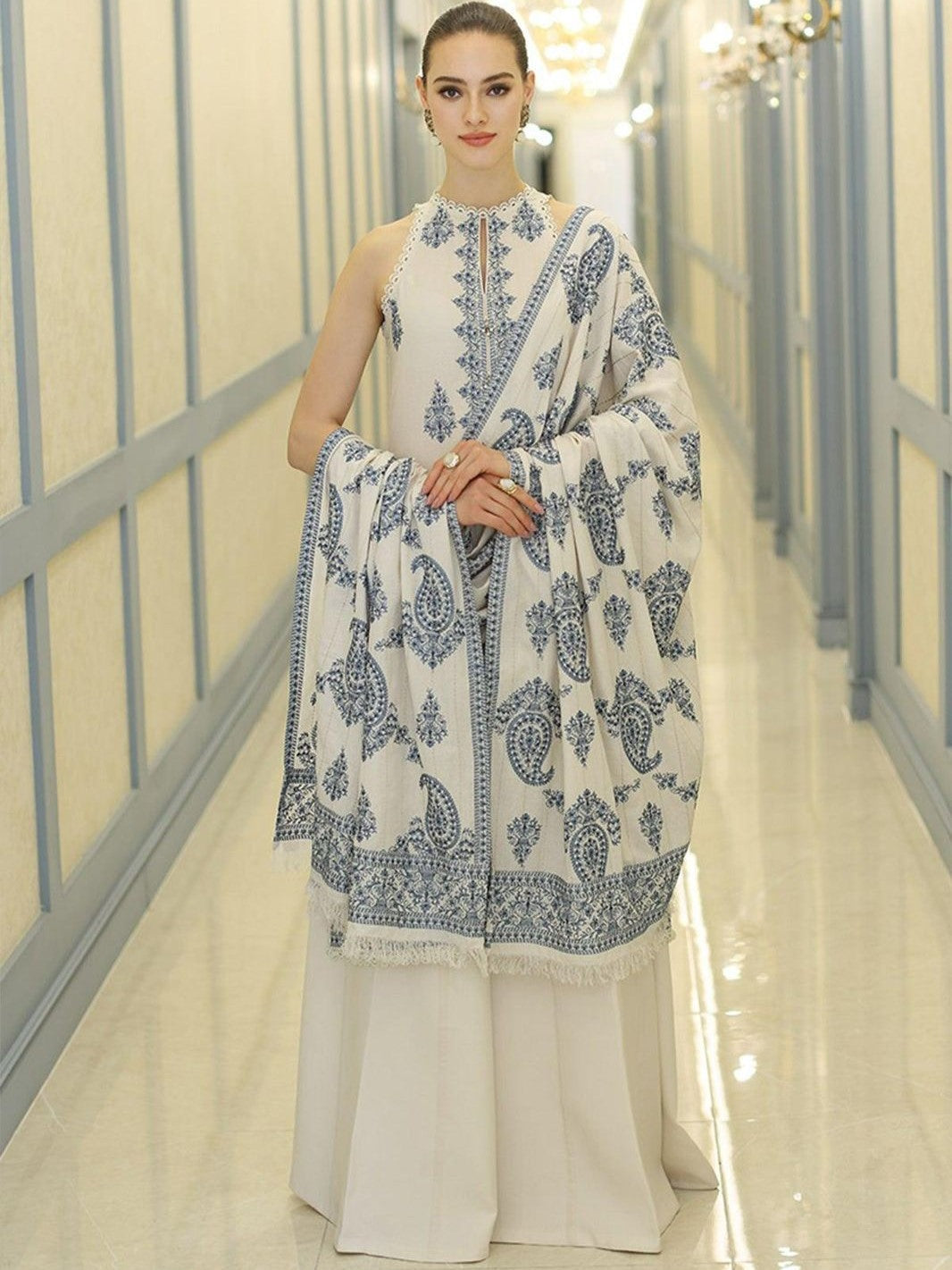 Bareeze Dhanak Embroidered 3 Piece | BZ117