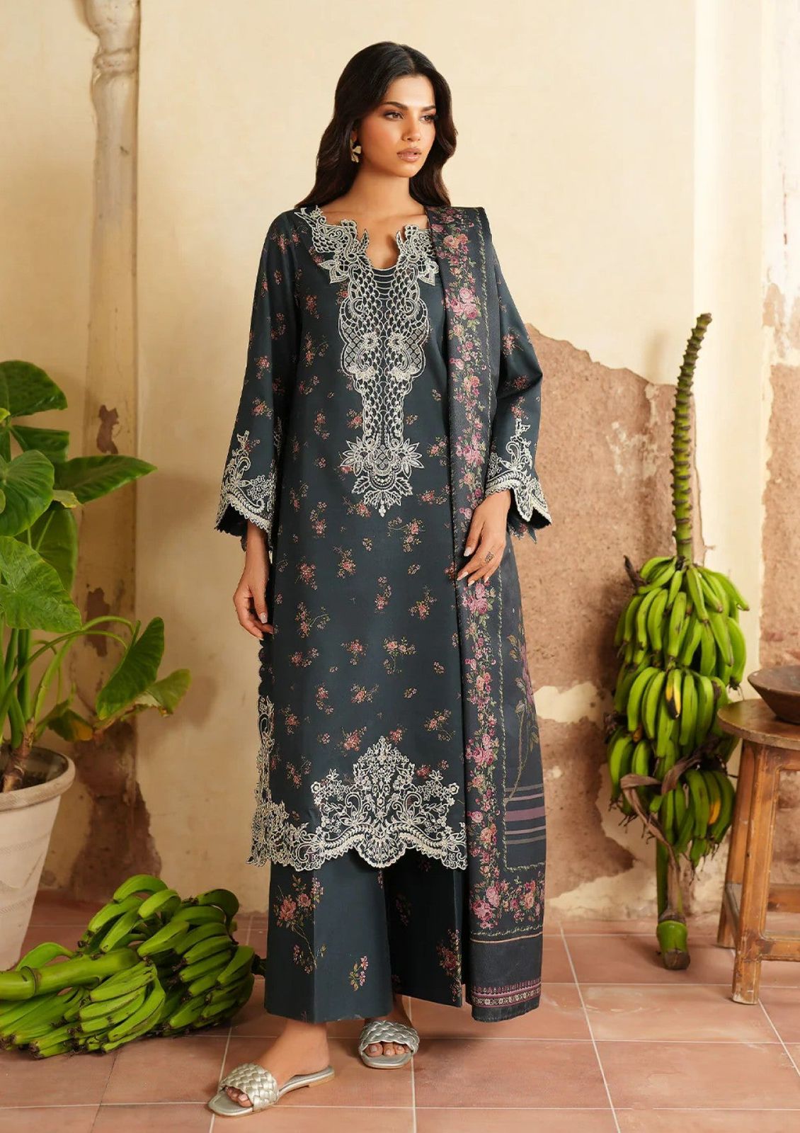 Iznik Lawn Embroidered 3 Piece | IZ111