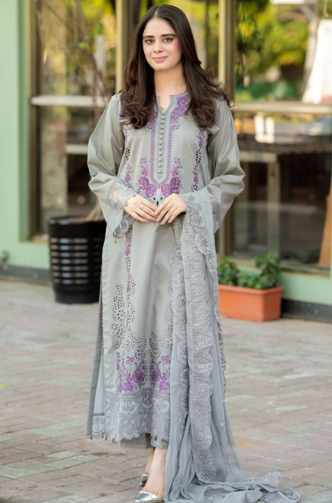 Mushq Lawn Embroidered 3 Piece | MQ110