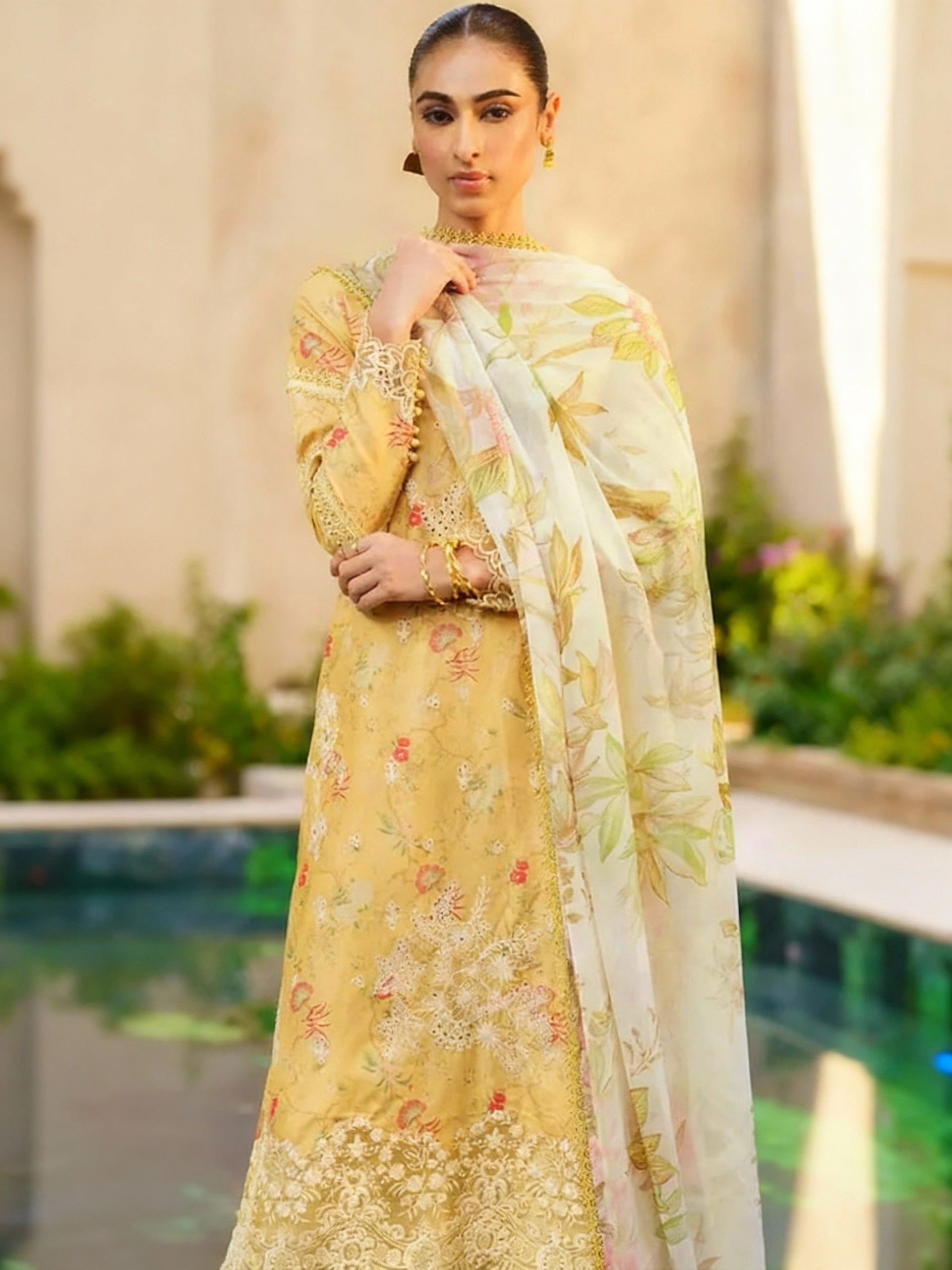 Iznik Khaddar Embroidered 3 Piece | IZ131