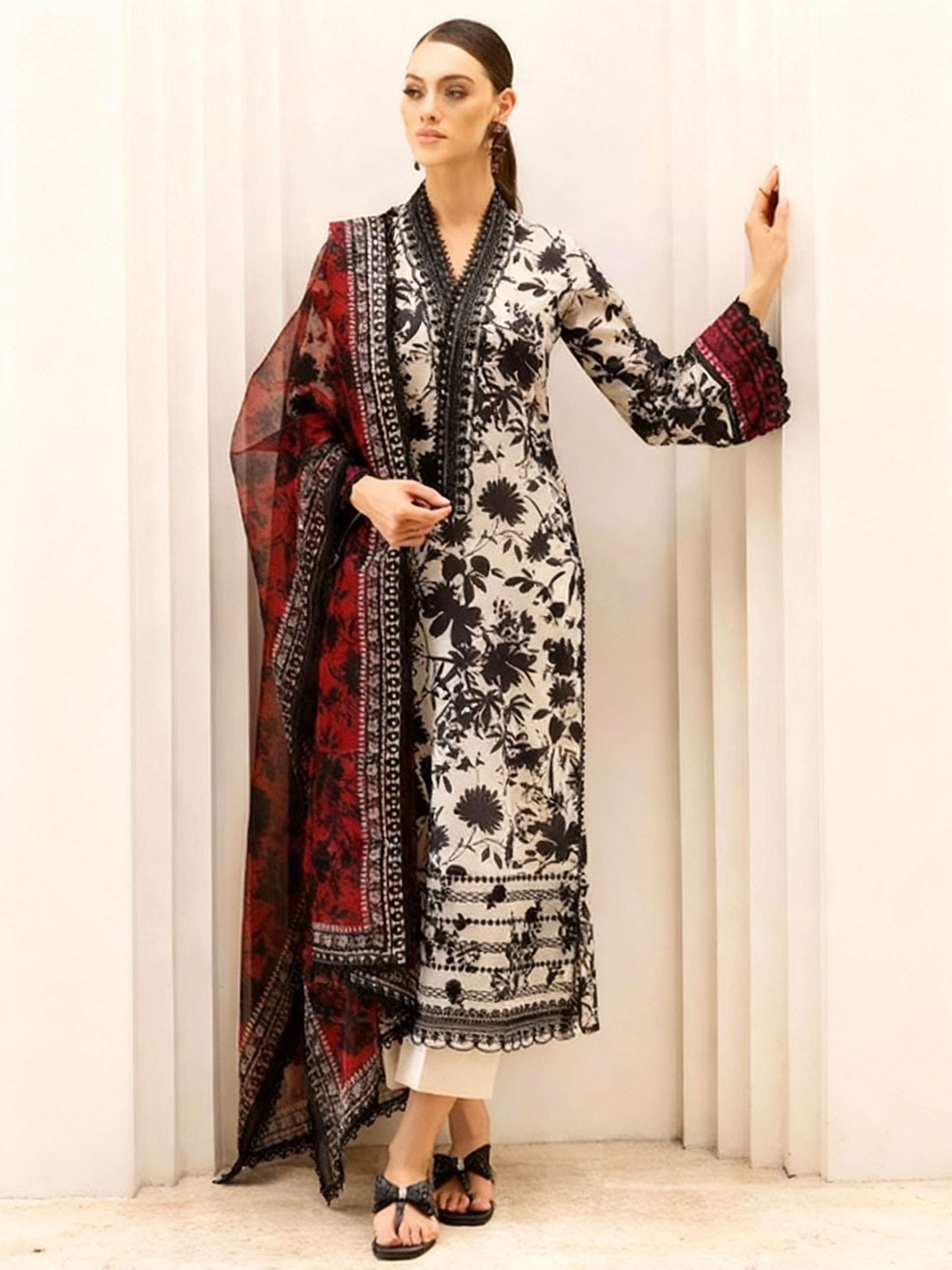 Iznik Khaddar Embroidered 3 Piece | IZ134